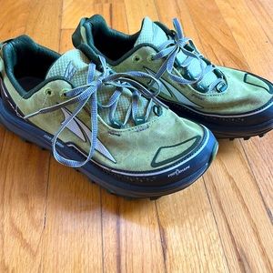 Altra womens 8 TMP EUC